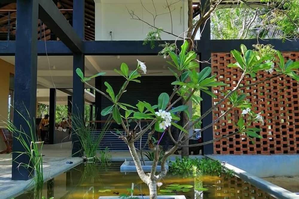 Breezy Lake Eco Friendly Cabanas Yala