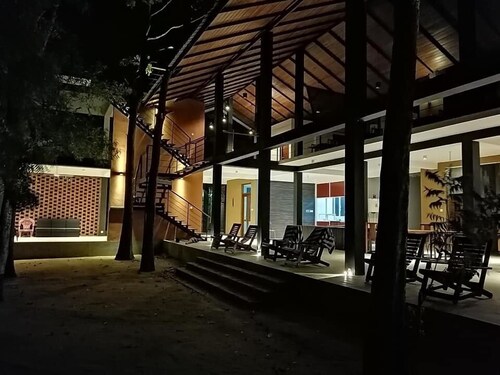 Breezy Lake Eco Friendly Cabanas Yala