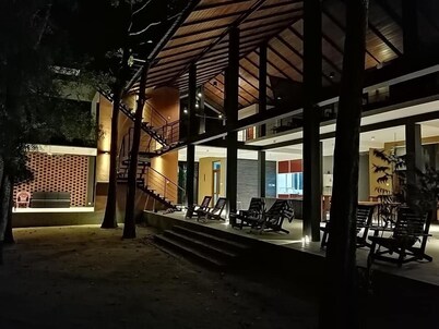 Breezy Lake Eco Friendly Cabanas Yala