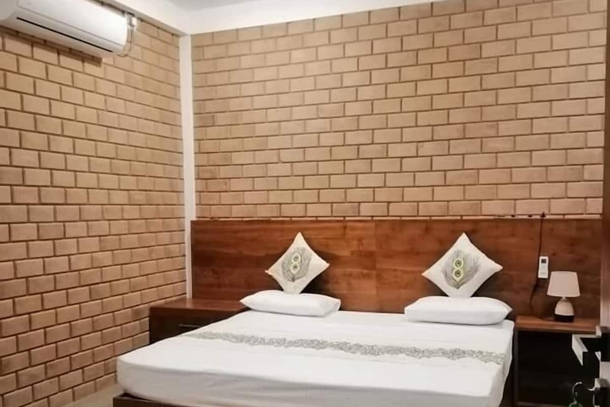 Standard-Doppelzimmer | Hochwertige Bettwaren, Zimmersafe, Schreibtisch