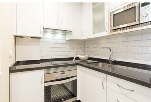 Fridge, microwave, oven, stovetop - Cozy Loft Near The Beach Offer (Torremolinos)