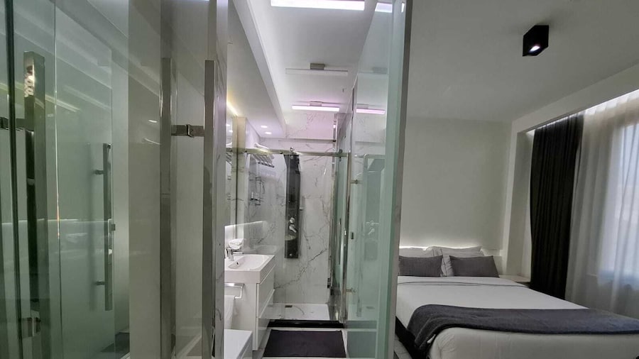 RB 466 Hotel