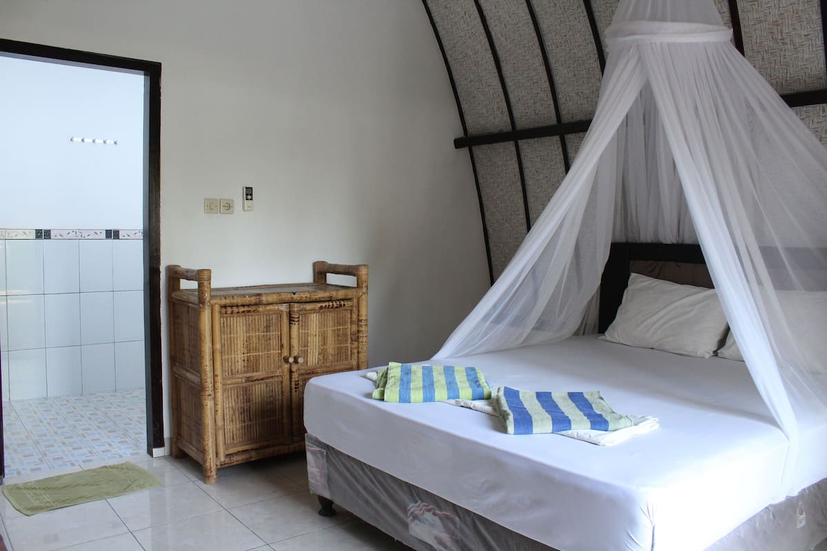 Standard Bungalow, Sea View | 1 bedroom, pillowtop beds, free WiFi, bed sheets