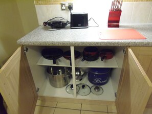 Kühlschrank, Mikrowelle, Ofen, Wasserkocher