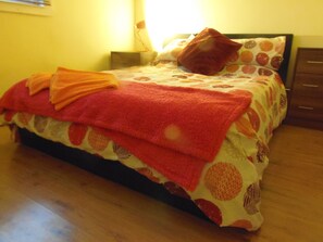 1 Schlafzimmer, Bügeleisen/Bügelbrett, kostenloses WLAN, Bettwäsche