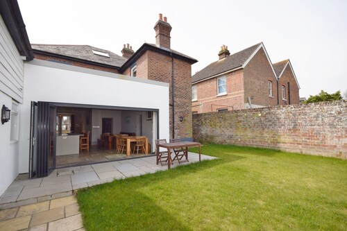 Devonia House, Southbourne Group Accommodation