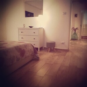 1 soverom, strykejern/-brett, wi-fi (inkludert) og sengetøy