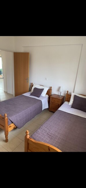 2 bedrooms, in-room safe, iron/ironing board, free WiFi - KINGS SUNSET, PAPHOS (Paphos)