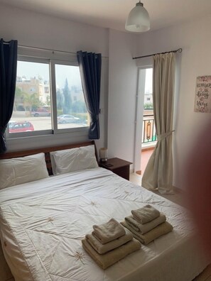 2 bedrooms, in-room safe, iron/ironing board, free WiFi