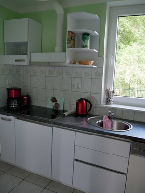 Refrigerador, horno y lavavajillas