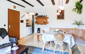 Dining - 1 bedroom beautiful apartment in Arrach (Arrach)