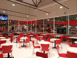 Shopping centre - Serenity (Willemstad)