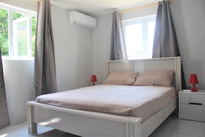 In-room safe, blackout curtains, iron/ironing board, free WiFi - Serenity (Willemstad)