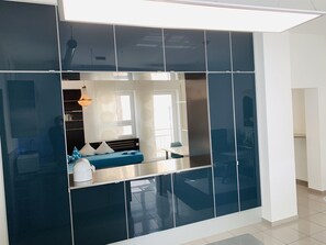 Loft | Area soggiorno | TV a schermo piatto 55 pollici con canali satellitari, TV, caminetto