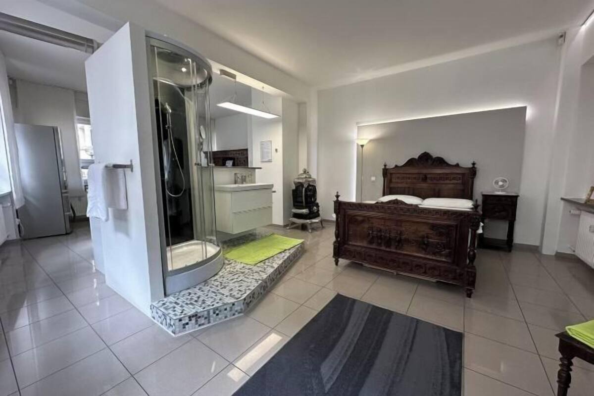 1 bedroom, premium bedding, individually decorated