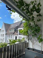 高级公寓 | 高档床上用品、特色装修、特色家居、办公桌