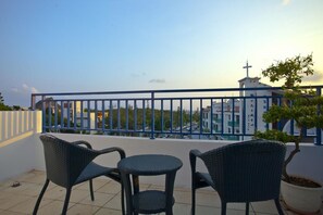 Double Room | Terrace/patio - Golden Sea Inn (Hengchun)