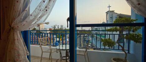 Doppelzimmer | Schreibtisch, Verdunkelungsvorhänge, Zustellbetten, kostenloses WLAN