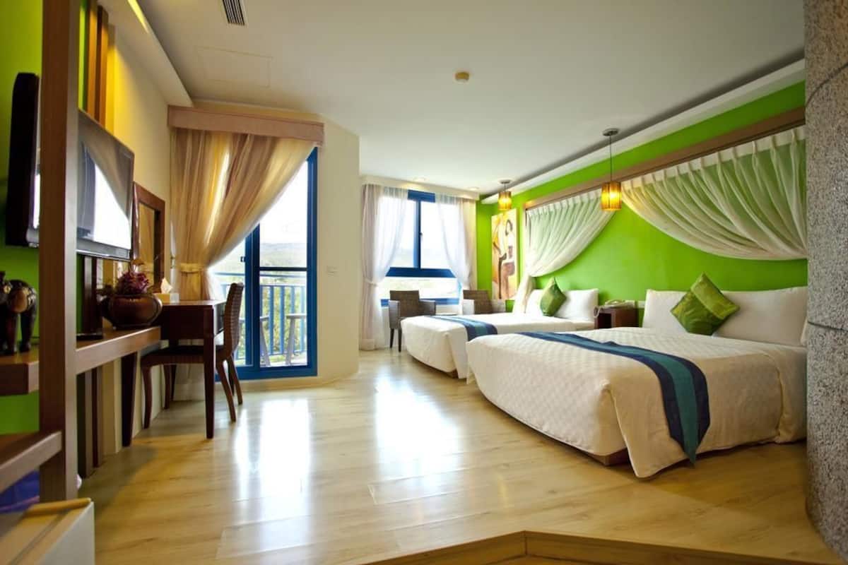 Habitación cuádruple | Escritorio, cortinas blackout, camas extra y wifi gratis