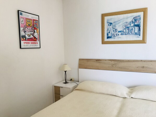 1 chambre, fer et planche à repasser, Wi-Fi, draps fournis