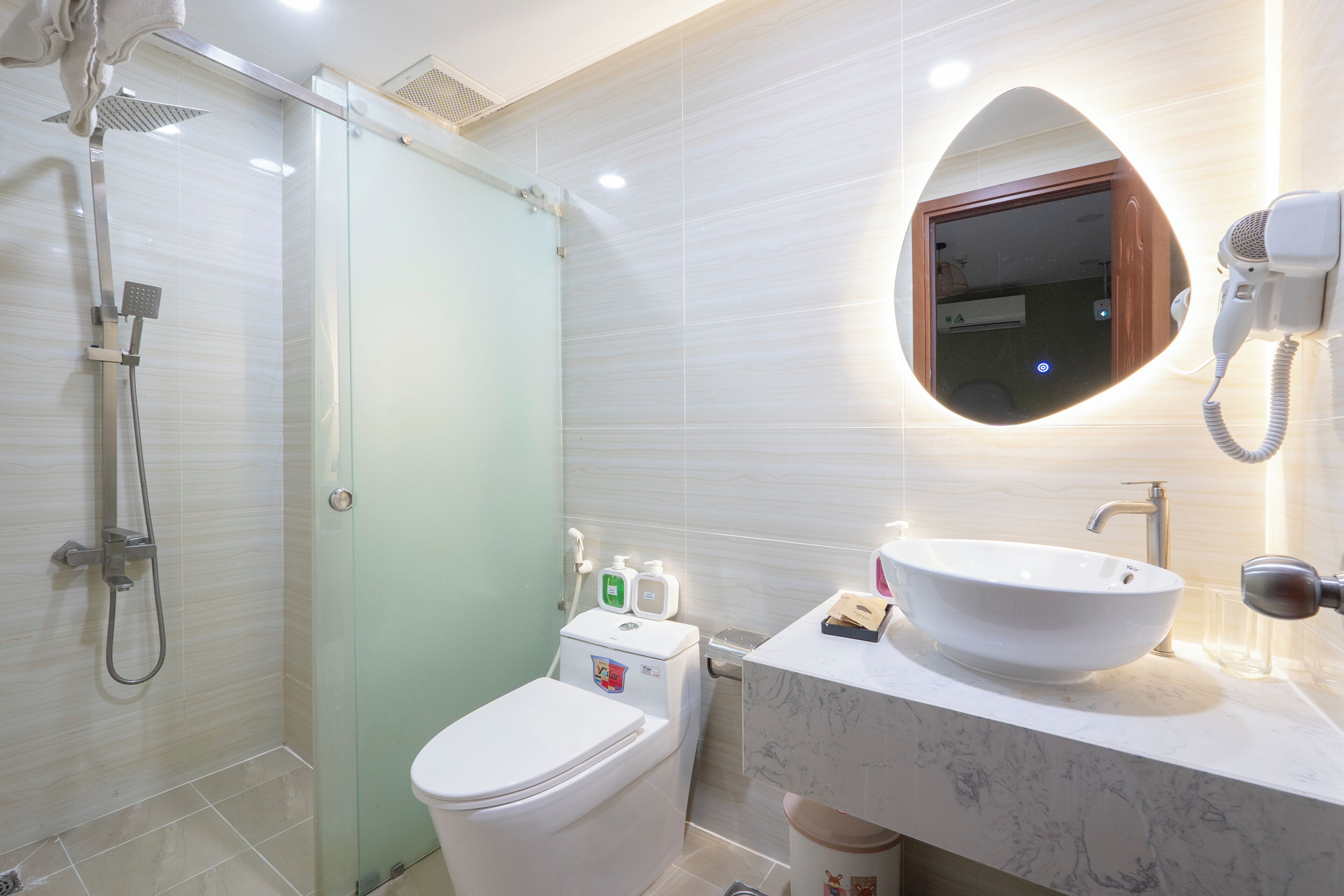 Foto - SAZI AMILA Nguyen Hue HOTEL - Free Banh Mi