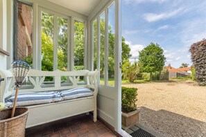 Terrace/patio - Orchard Cottage (W), Wells-next-the-Sea, Norfolk (Wells-next-the-Sea)