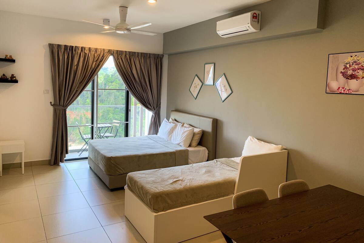 Studio (Wonderland LH 30802) | Meja kerja