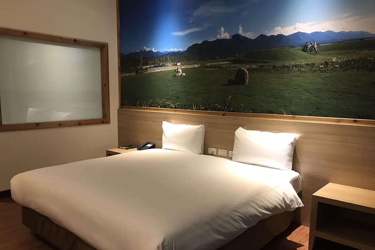 Habitación Elite doble | Escritorio, sistema de insonorización, wifi gratis y ropa de cama