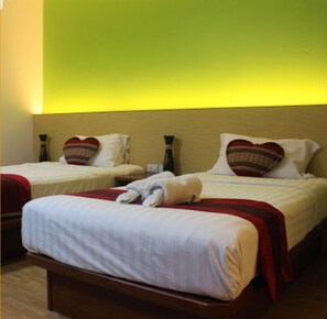 Superior Twin Room | In-room safe, free WiFi - Freedom Kata Hotel (Karon)