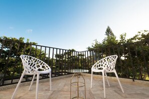 Quadruple Room, Balcony (203) | Desk, blackout drapes, free WiFi, bed sheets - Okra Villa (Hengchun)