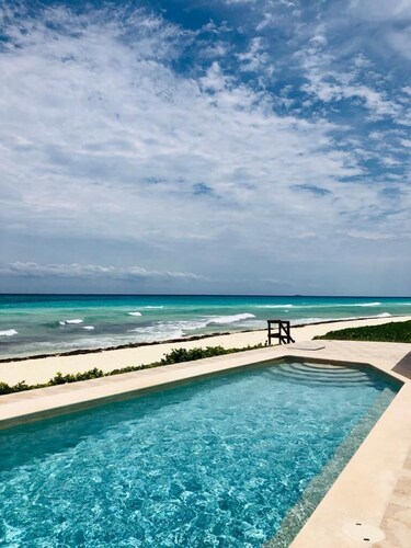 4 BDRM Beachfront -huvila, oma uima-allas / BBQ 10-Playacar 1. vaiheelle