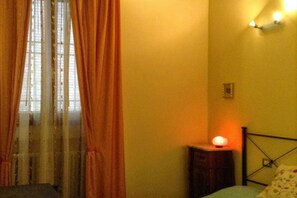 1 bedroom, iron/ironing board, WiFi - Frescoed ceilings and comfort on the ground floor (Bologna)