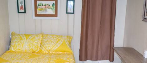 1 habitación, wifi y ropa de cama