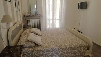 1 chambre, fer et planche Ă repasser, Wi-Fi gratuit, draps fournis