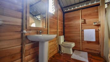 Luxury Tent | Bathroom | Shower, slippers, bidet, towels