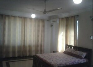 4 Schlafzimmer, Bügeleisen/Bügelbrett, WLAN