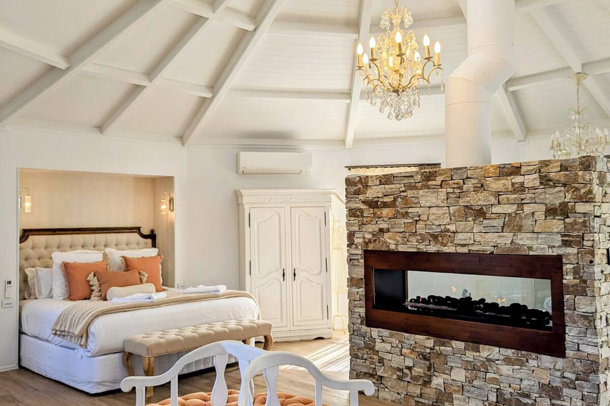 regal suite | individually furnished, bed sheets, wheelchair access