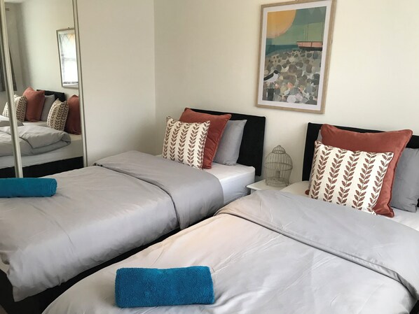 3 chambres, fer et planche à repasser, accès au Wi-Fi (inclus)