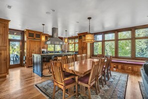 Dining - The Porcupine Lodge by Cottonwood Lodging (Brighton)