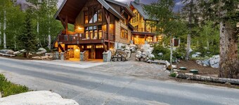 Twin Peaks Lodge by Cottonwood Lodging