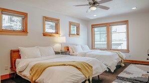 6 habitaciones, tabla de planchar con plancha y cuna de viaje 