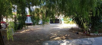 T3 ground floor at the foot of the hills and 10 minutes from the beaches, residential area