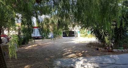 T3 ground floor at the foot of the hills and 10 minutes from the beaches, residential area