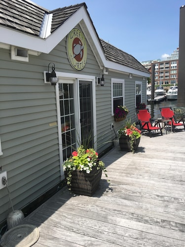  Best of Boston Houseboat Heat/AC in Boston Harbor Suite1 in Historic Navy Yard