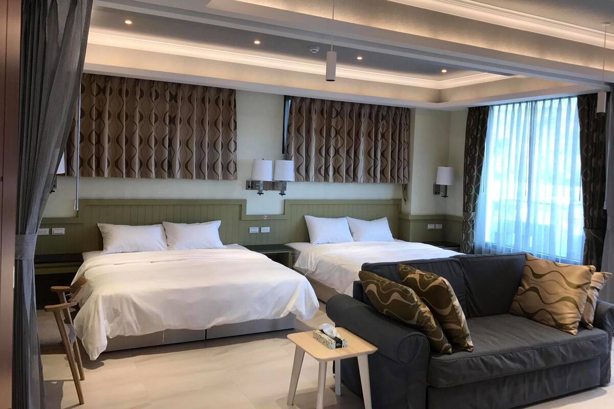 Deluxe Quadruple Room, Ocean View (2F) | WiFi (free), bed sheets