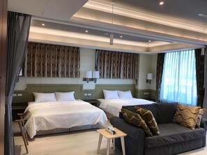 Habitación cuádruple Deluxe, vistas al mar (2F) | Wifi gratis y ropa de cama