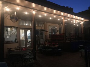 Outdoor dining - 70 jet spa, lakefront, boat lift, swim/fish dock, huge yard, grill,  Lrg 3300sf  (Montgomery)