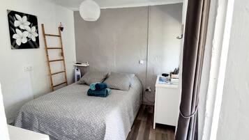 3 chambres, fer et planche Ă repasser, Wi-Fi gratuit, draps fournis