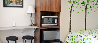 Whitehall Cottages Boutique Motel - Full Beds