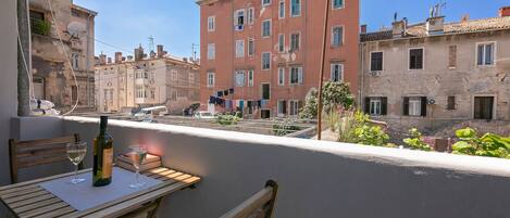 Kahden hengen superior-huone (yksi tai kaksi sänkyä), kaupunkinäköala | Näkymä parvekkeelta